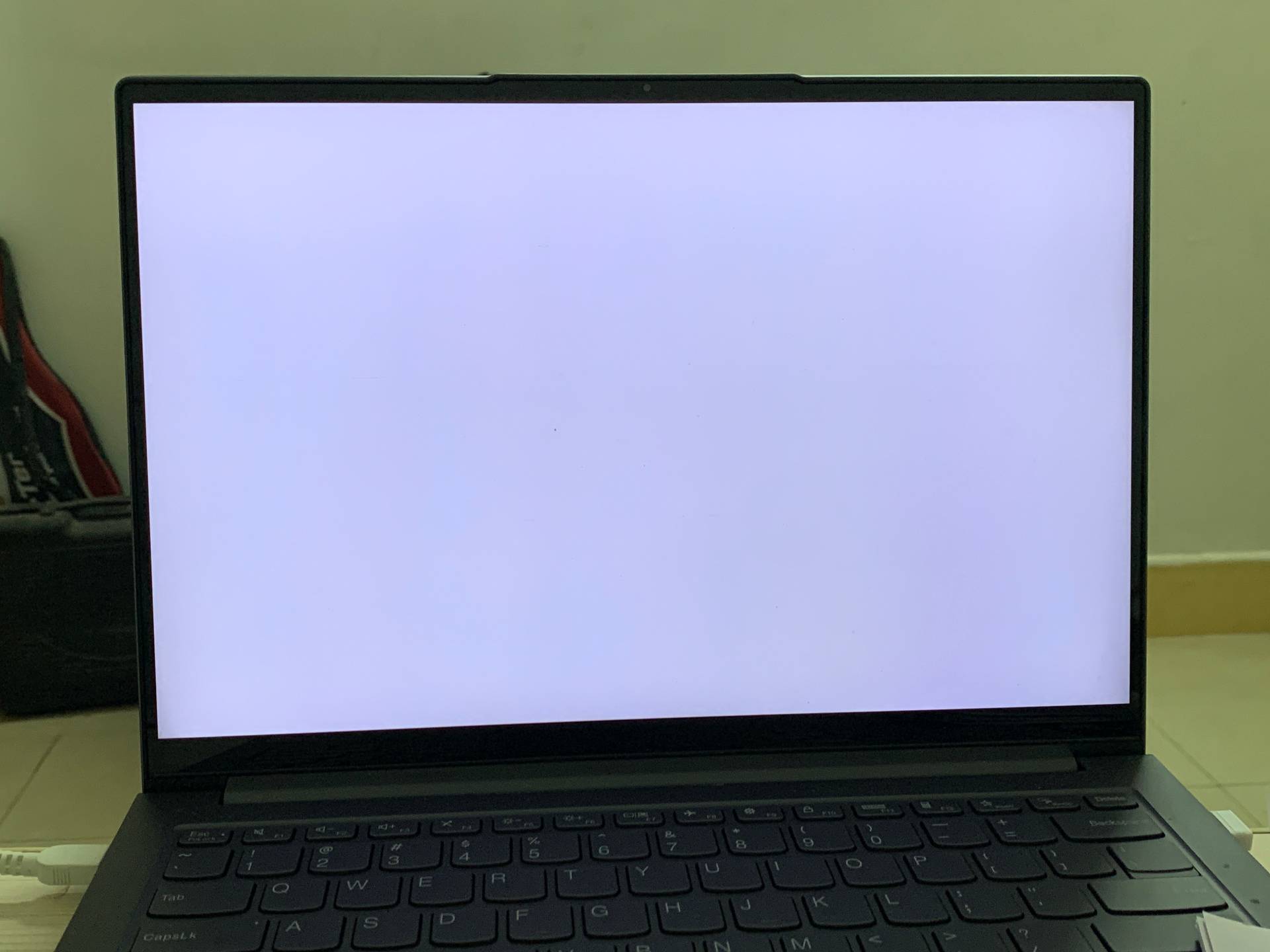 Dilema Layar Putih LCD? Metode Pemecahan Masalah Tiga Langkah CNK Memberdayakan Resolusi yang Efisien!